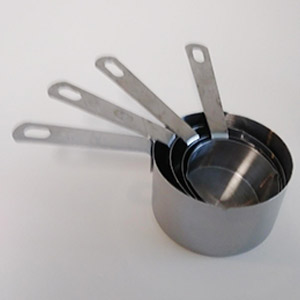 Dry measuring cups for measuring ingredients that are dry